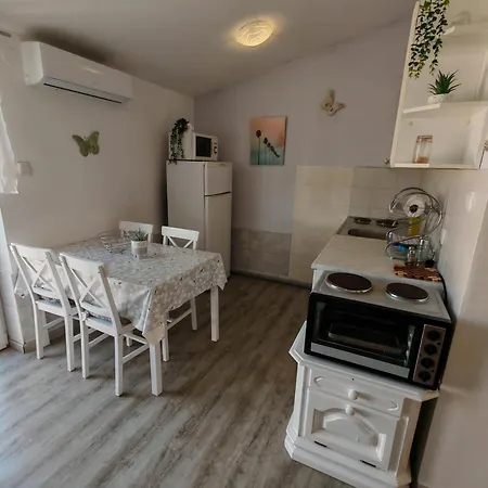 Bardak Apartament Ližnjan