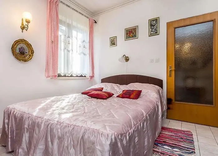 Bardak 아파트 Ližnjan